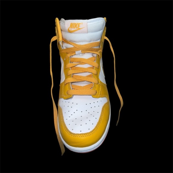 NIKE DUNK HIGH WOMEN'S SIZE 7.5 UNIVERSITY GOLD / METALLIC GOLD $75 - Picture 3 of 6